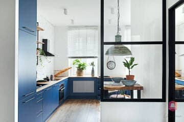 Aneks kuchenny z jadalnią w mieszkaniu Marine Loft w Łodzi