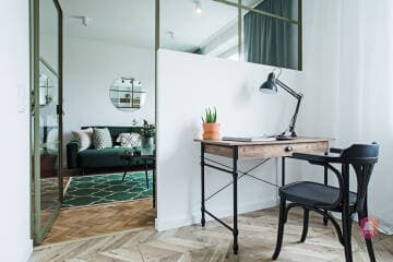 Biuro domowe z widokiem na salon - apartament 
