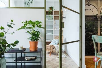 Pokój czytelniczy z przeszkleniem w apartamencie 